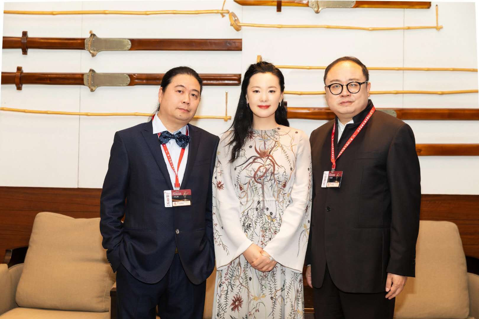 身材|又被咏梅惊艳了，微胖身材依然把碎花裙穿出高级美，这气质真绝