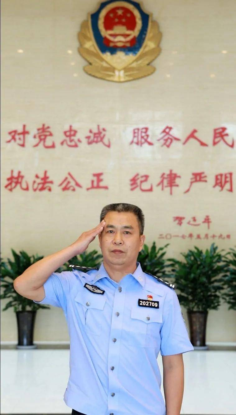 江津区|【致敬警旗】如果警察有颜色