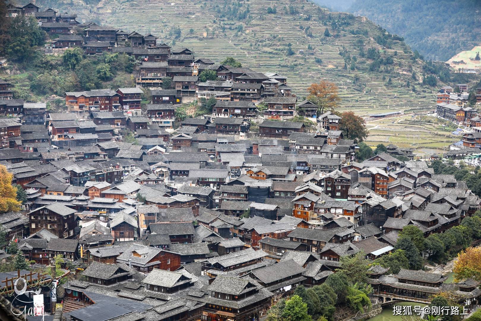 苗寨|不同的角度看西江千户苗寨,才发现没有白来