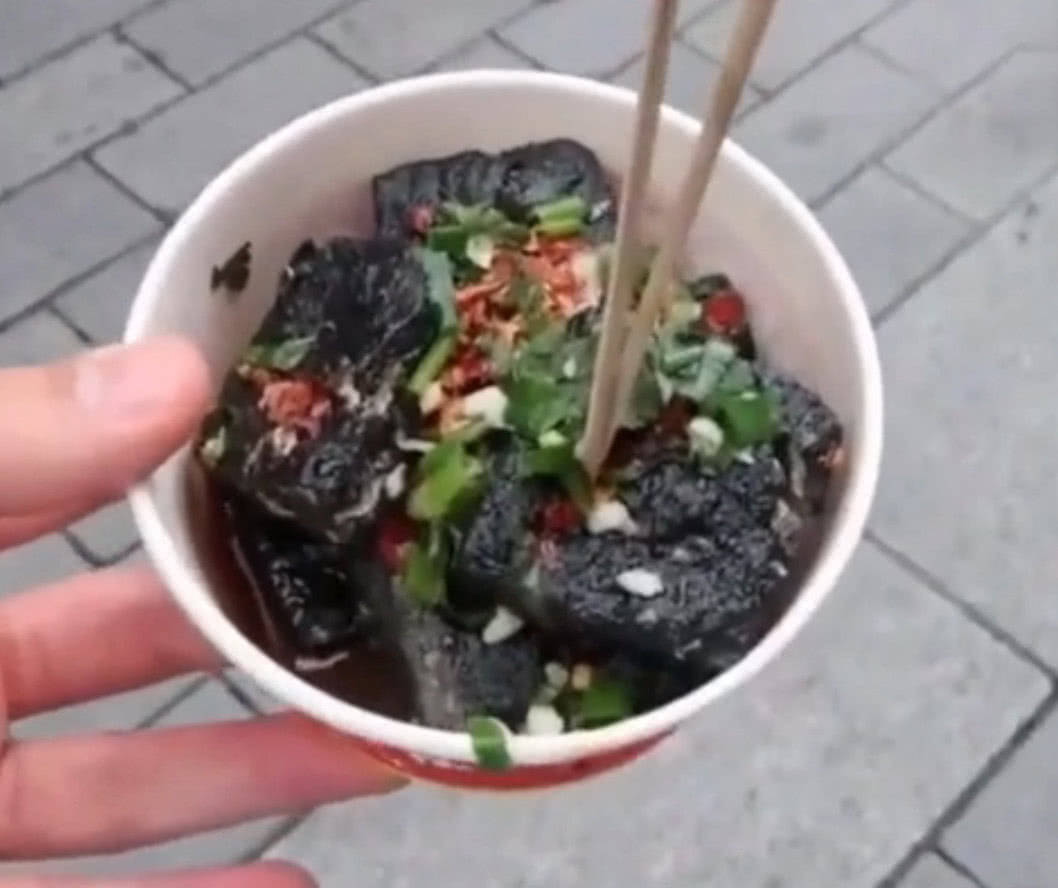 老外吃臭豆腐视频大全 61a61d564e144ca48a7ceba9a22e52e7.jpeg