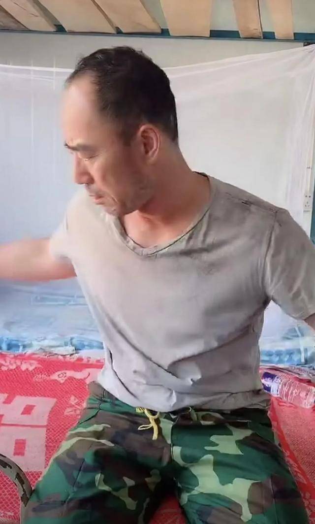 旭日阳刚王旭现状凄惨!住工地搬砖都没人要
