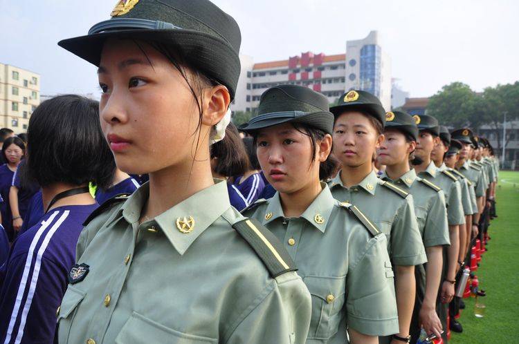 新学期|湘乡一中举行2020年秋季开学典礼暨万端阳校友奖（助）学金颁奖仪式