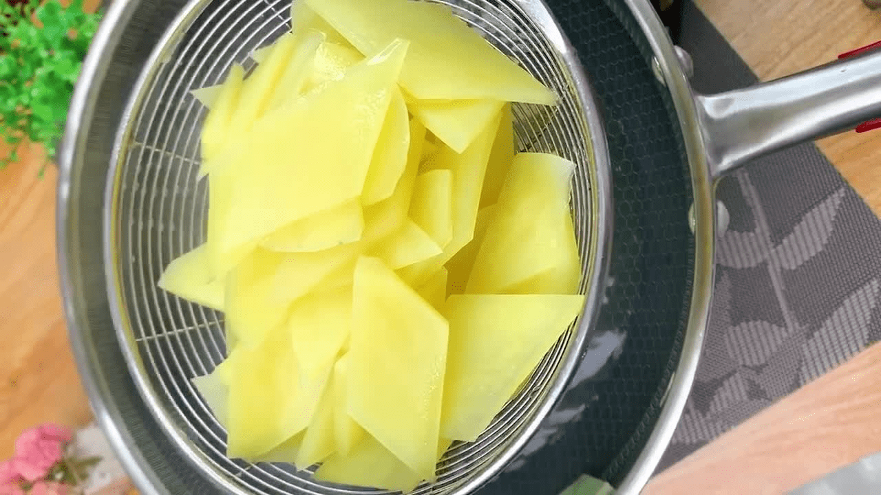 28559133590240b8a2c0313ecc8cfc27.png