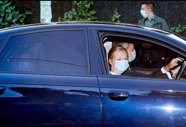 妹妹|西班牙公主开学！姐姐穿学生装和普通学生一样，妹妹随行刻意低调