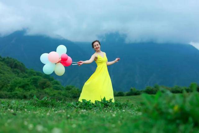 草原的深秋曲谱_深秋落叶图片(3)