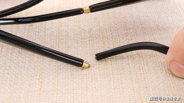 北京|Miu Miu缪缪眼镜介绍，及Miu Miu缪缪眼镜太阳镜的维修修理