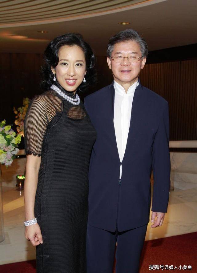 何晶洁:为罗康瑞生儿育女,他却爱朱玲玲30年,离婚后儿女争气