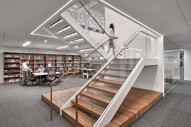 贝茨怀特|简约优雅,光影流动,这个办公室设计太有艺术感了