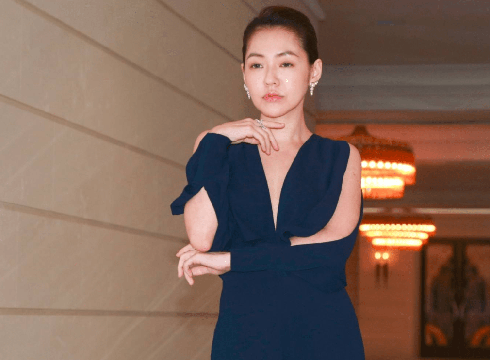 状态|小S状态回升，脸部瘦下来不再“浮肿”，看起来有些疲惫