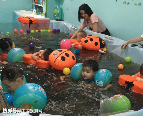 婴幼儿|婴幼儿游泳+药浴了解一下秋天孩子容易感冒、咳嗽