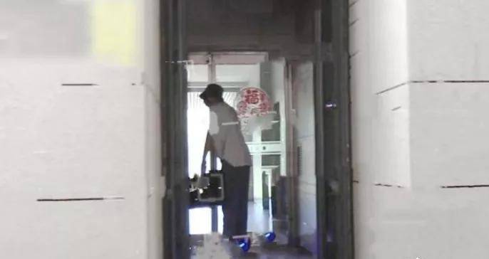 当红偶像被拍“车咚”女演员，强凹单身人设，