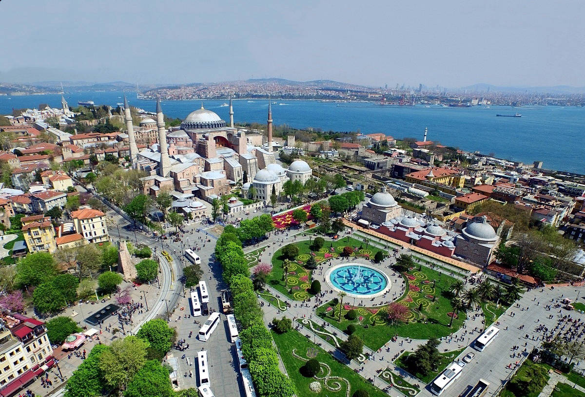 清真寺|令人惊艳的大教堂改成清真寺 为何会引发他国的强烈反对？