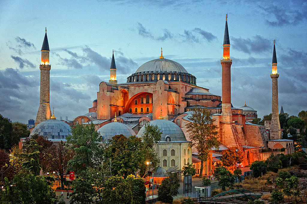 清真寺|令人惊艳的大教堂改成清真寺 为何会引发他国的强烈反对？