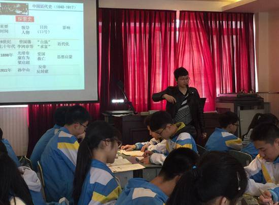 西外|教龄加起来近五十年 西外这两位教师用行动诠释爱与责任