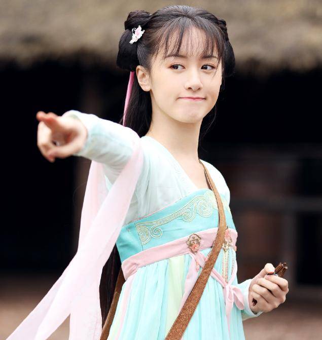 造型|《琉璃》袁冰妍十世造型，褚璇玑最仙，战神最飒，女帝最惊艳