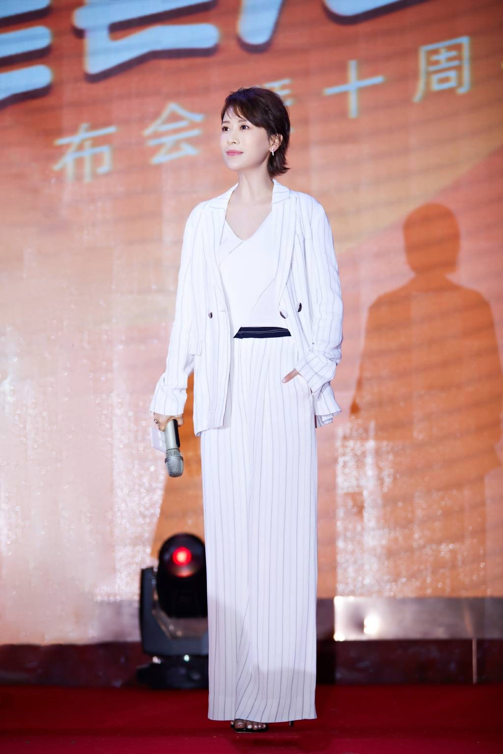 头发|果然还是长发年轻,海清留长发不仅有女人味,还多了几分少女感!