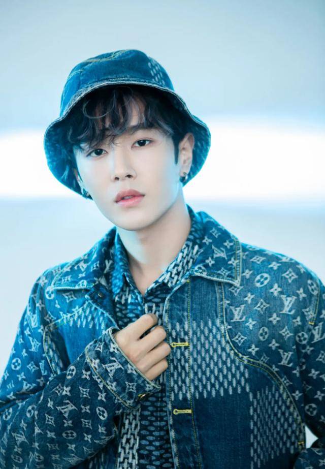 单身|原创被曝“车咚”易易紫后，李汶翰自称单身言辞闪烁，网友指责没担当