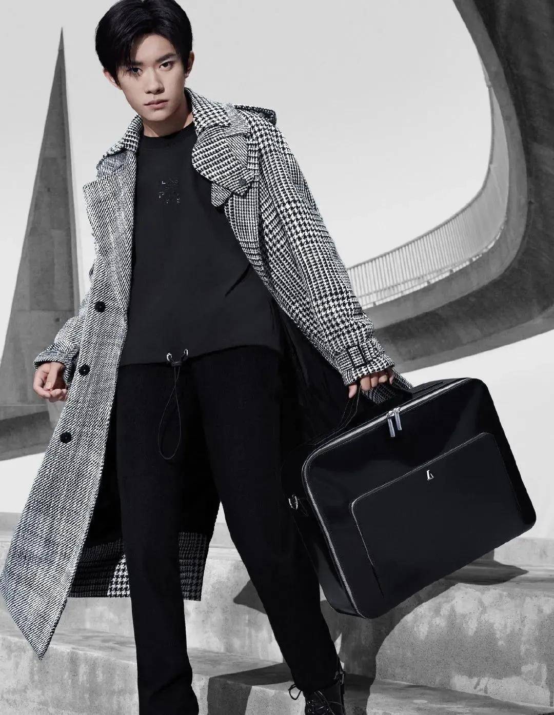 Armani|易烊千玺“阳光男孩”人设崩塌？粉丝：他变了