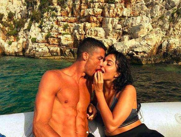 婚戒排行榜_球员的浪漫!求婚戒指价值排行榜,C罗求婚钻戒61.5万镑居首