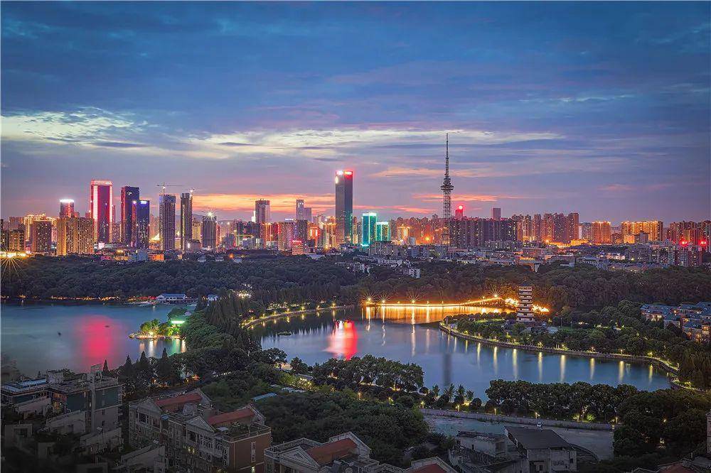 接下来, 还有这10幅长沙最美夜购示范系列夜景图, 一起来一饱眼福