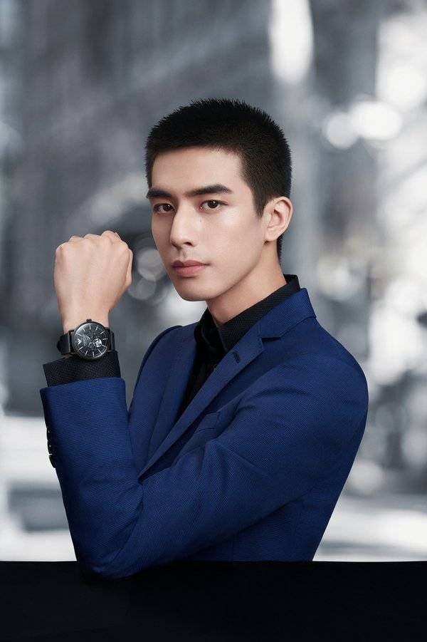 Armani|Emporio Armani男士腕表形象代言人宋威龙携机械腕表系列线上首发