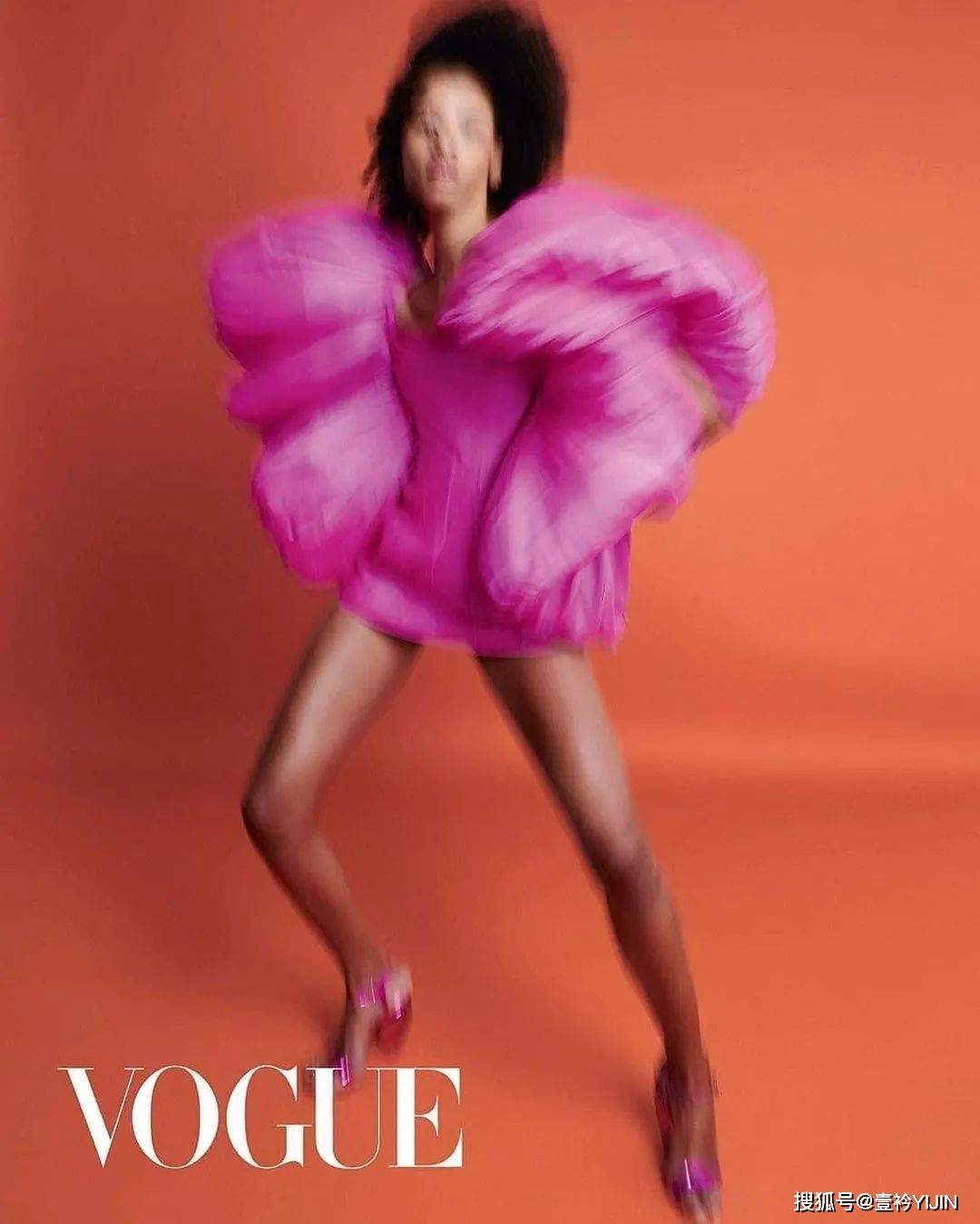 越南|被巴黎世家抄袭？把衣服种上鲜花、冻进冰块里？越南时装的高光时刻