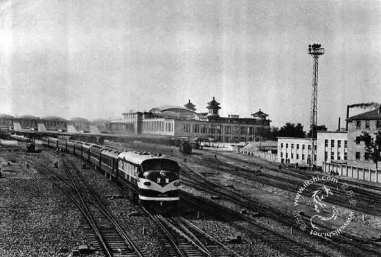 中国切手　特４２《北京駅（北京铁路车站）》２種完　未使用１９６０年 中国切手 特42《北京駅（北京铁路车站）》2種完 未使用