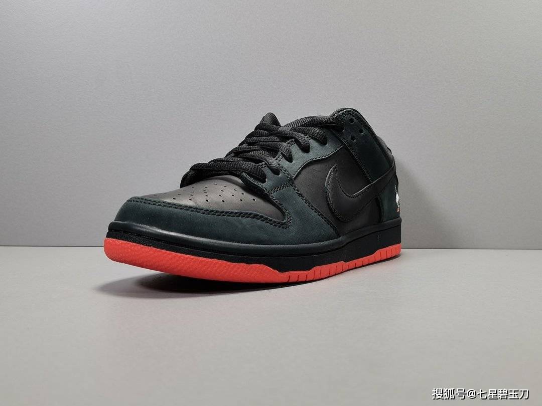 黑鸽子 nike dunk sb low pigeon