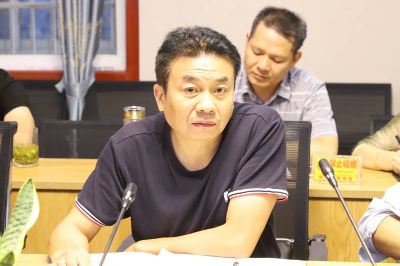 潢川县纪委监委派驻十三组莅临潢川二中开展谈心谈话工作