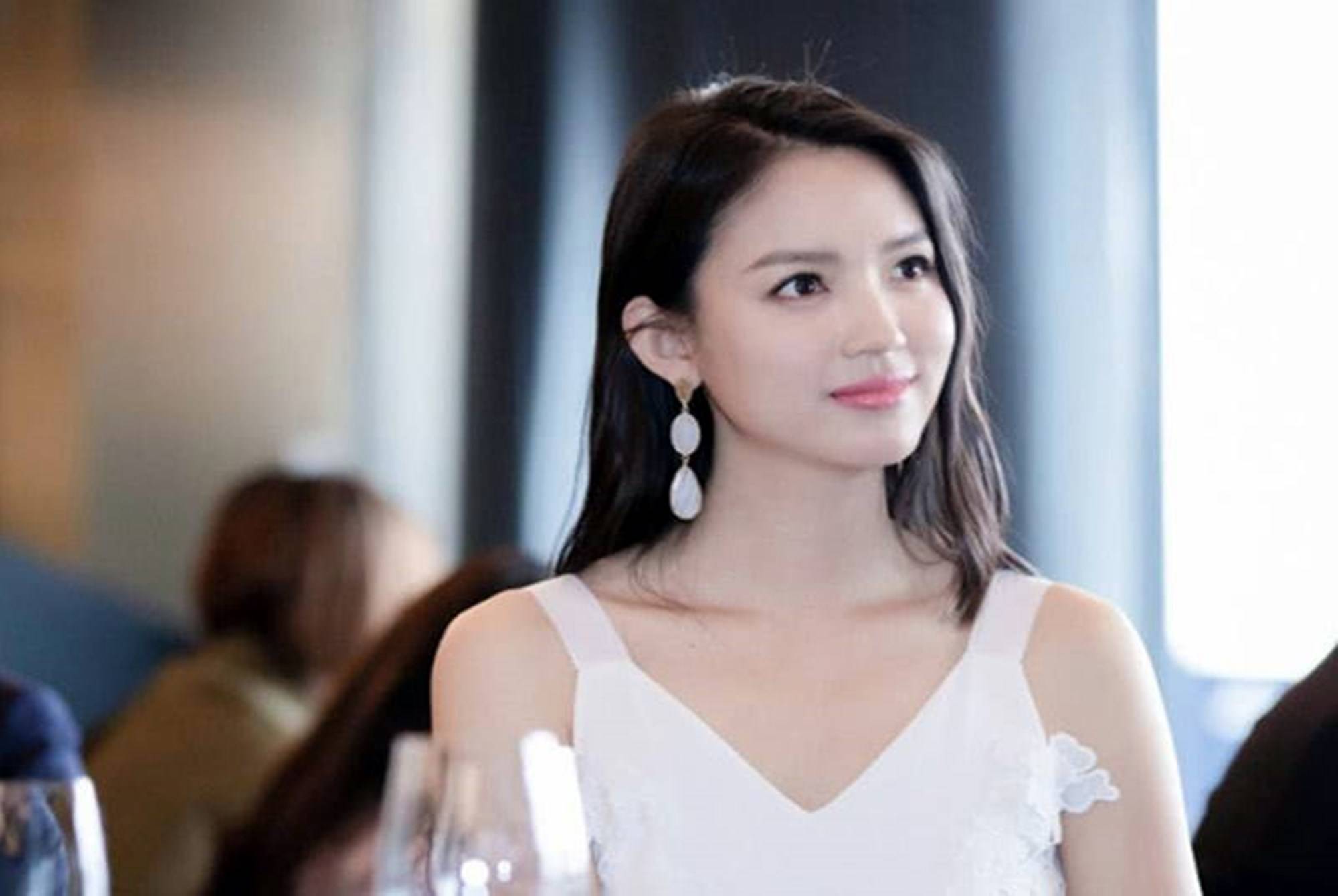 丑模|中国最有“洋气质”的丑模吕燕,逆袭嫁法国豪门,混血儿子高颜值