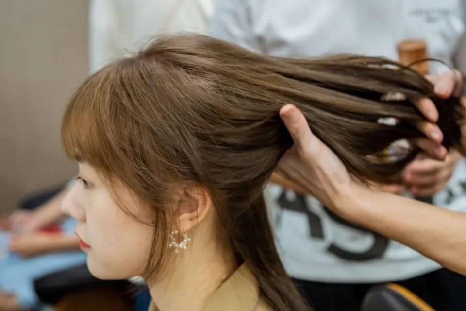 发型|造型基地，根据脸型设计发型，村花秒变女神！