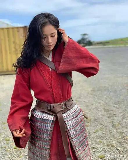 《花木兰》替身曝光，颜值不输刘亦菲，可惜了这样的好阵容