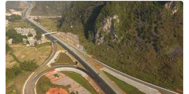 河池东兰县gdp_东兰县人民医院图片