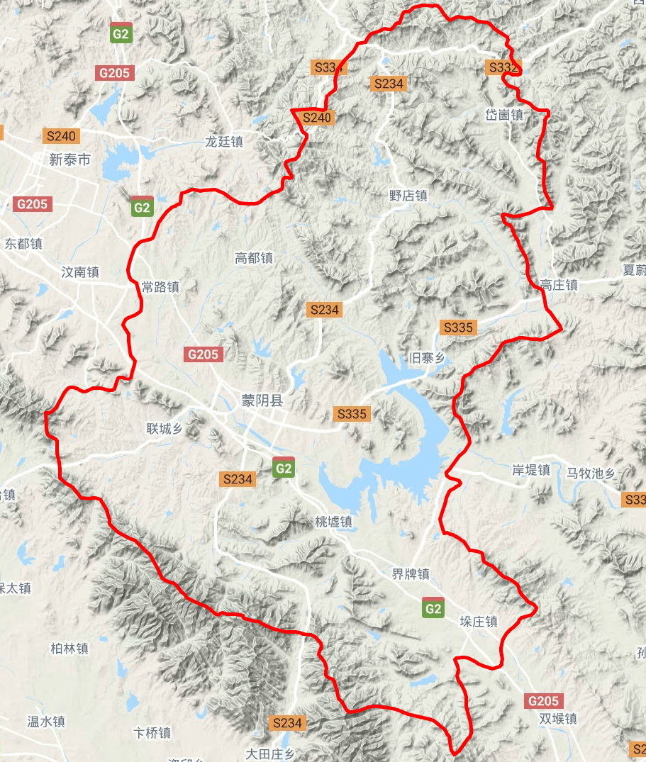 山东临沂市有一个县,县城位于河谷平原上,建在3个水库