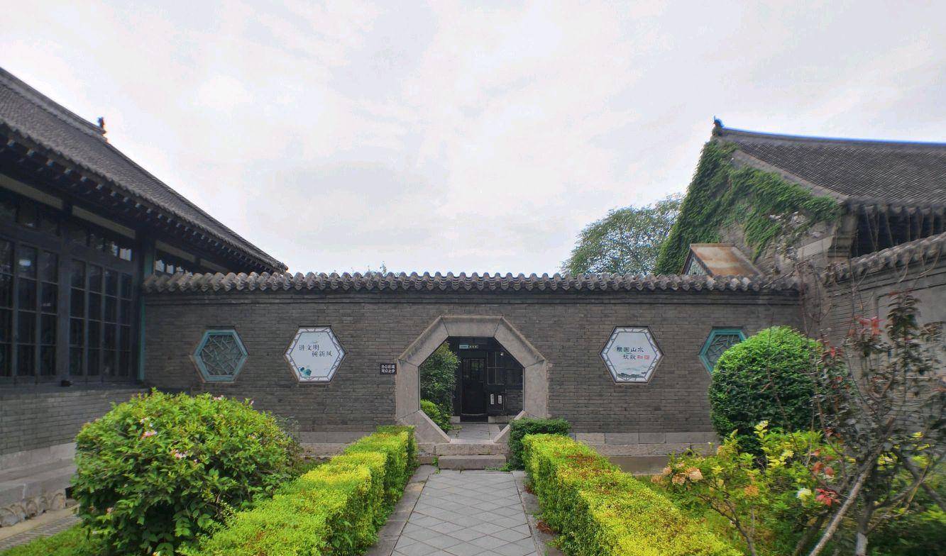 辽阳彭家大院辽阳最大的民居四合院建筑群,距今已有近百年