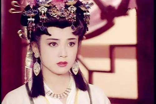 狐狸精|为什么她艳压范冰冰、美过佟丽娅，却演不好一个狐狸精？