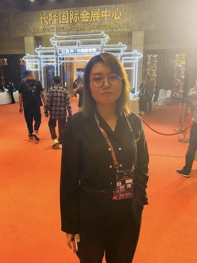 王建国|明明是北大学霸，却偏偏不走寻常路，“不务正业”的李雪琴太吸粉