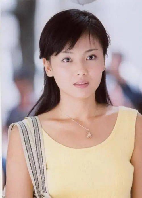 刘涛后来上了大学,但专业与表演无关.