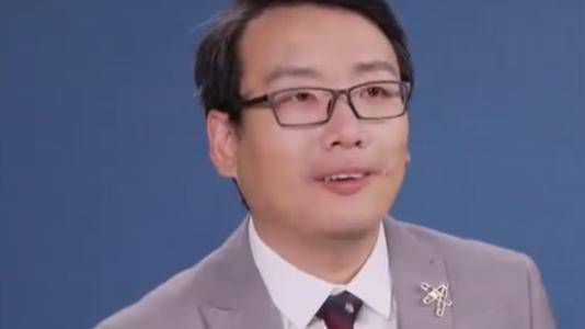 储殷|储殷反吐槽杨笠直男言论：脱口秀不必对号入座，笑笑就可以了