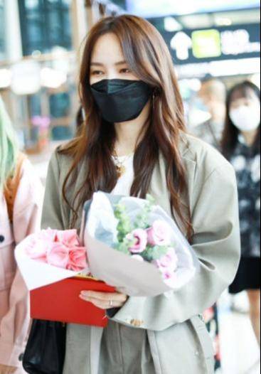 西装|孟佳竟将西装穿出了＂邋遢＂感？普通人想撑住，这3点真要注意