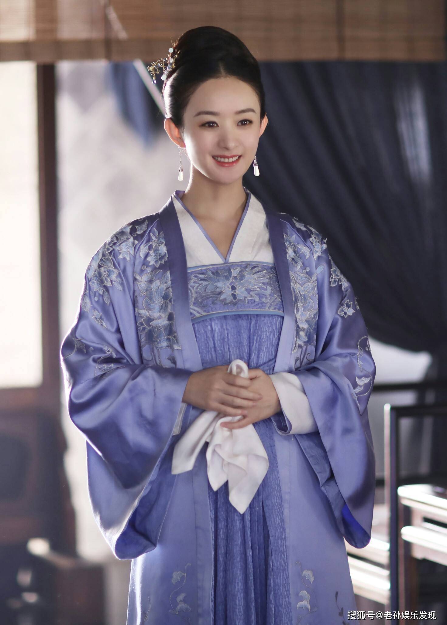 2020金鹰奖目前排名_2020年金鹰奖明争暗斗,候选人都大有来头,杨紫目前呼