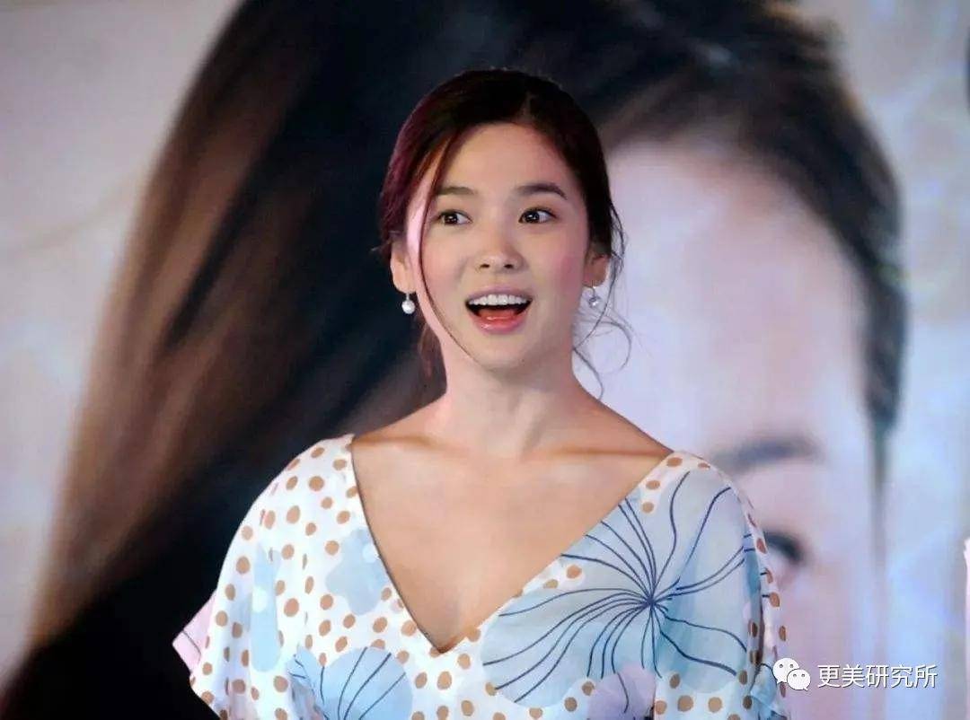 张子枫|曾被关晓彤秒成渣，如今“整容式”长大，削掉斜方肌后美翻