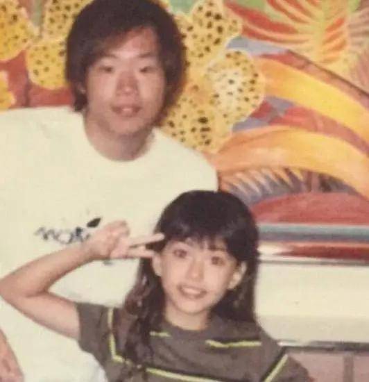 和林|昆凌和林志玲同框，被吐槽品味堪忧气质差，看着比志玲姐姐还年长