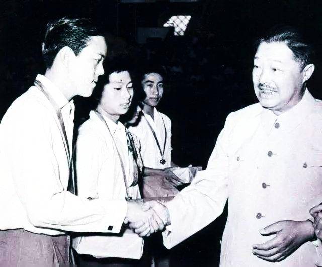 毓姓人口_人口普查图片(2)