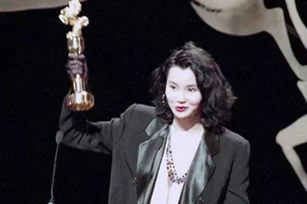 婚姻|张曼玉居然56岁了？谁说没有婚姻就孤零凄凉、不能追求自我？