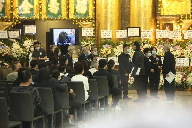 谭炳文出殡，88岁胡枫坚持上山送挚友火化，儿女