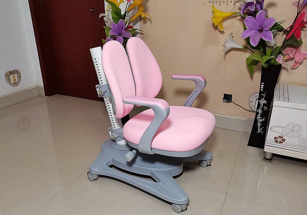 孩子|乐歌智能电动升降儿童学习桌评测：用心呵护孩子成长的每一步