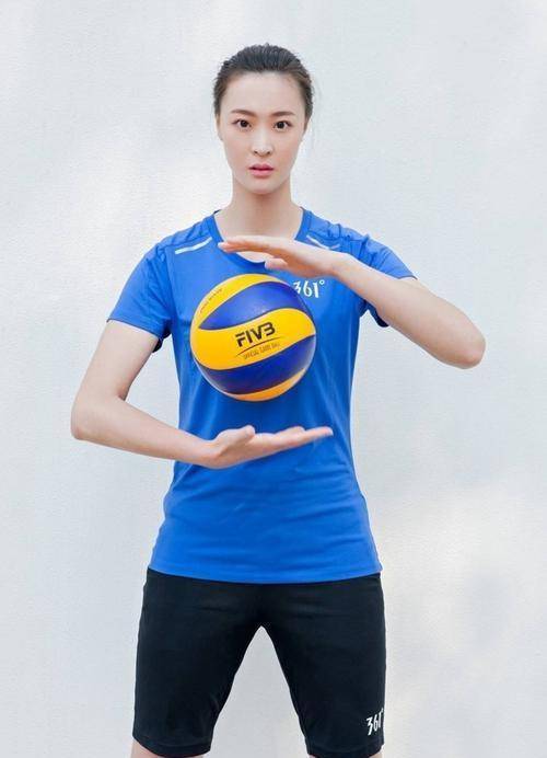 原创为什么曾经的女排球员惠若琪退役后还这么火呢?