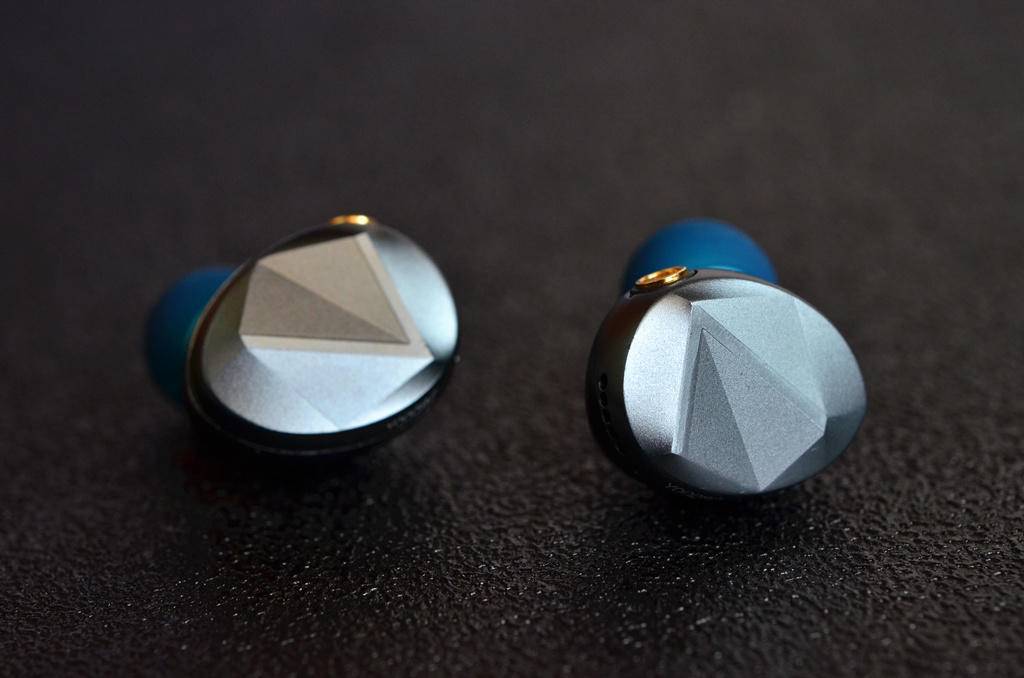 塞子|七赫兹i-88调音成熟、好听，老烧眼中可首推的千元级单动圈