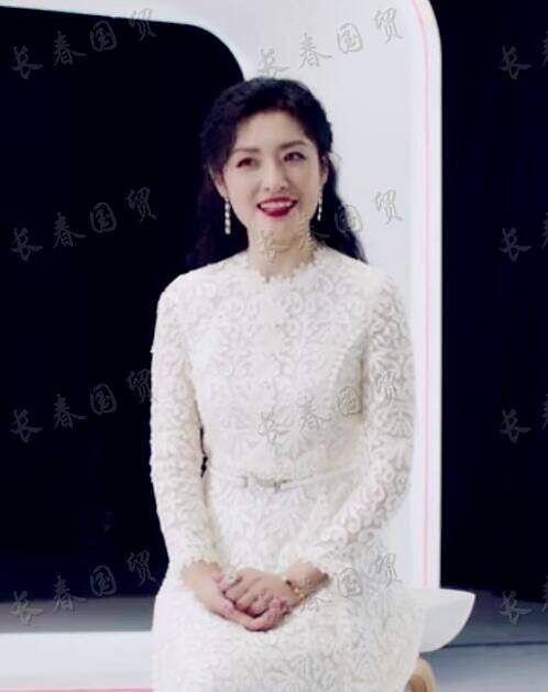 52岁周涛近照曝光肤白貌美端庄 气质颜值不减当年